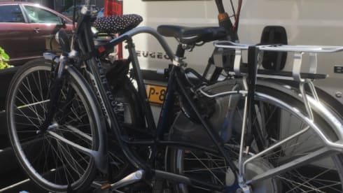 Jodokus – 2p Peugeot bus uit 2012