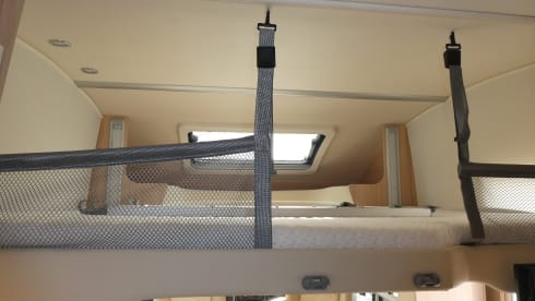 Chili – Burstner Ixeo 30J. Edition with hydr. Lifting supports, body climate and much more