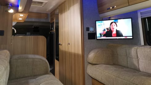 Lorna Marie – Luxury 3 Birth Camper 