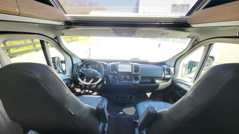 Adria Twin Sport 640 SLB wit – Chic camper van automatic with single beds, navigation system, etc.