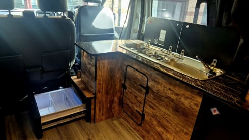 OTTO – Campervan Renault Trafic 2019 2 Berth 