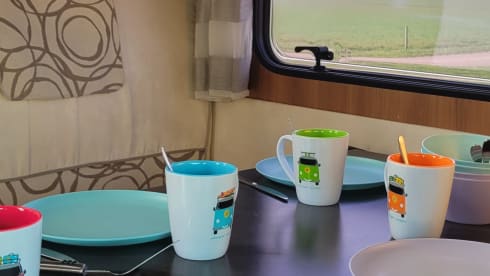 4p Renault semi-integrated from 2016