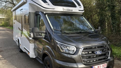 Location de camping-car semi-intégré de luxe Benimar – automatique – 5 places – 2026