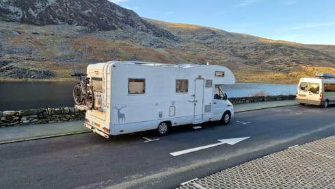 Insurance Included in rental – Perfect family motorhome 6 berth 'off grid'