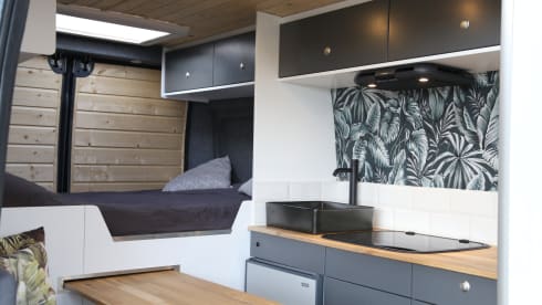 Anne │ Citroën Jumper 2 person camper van