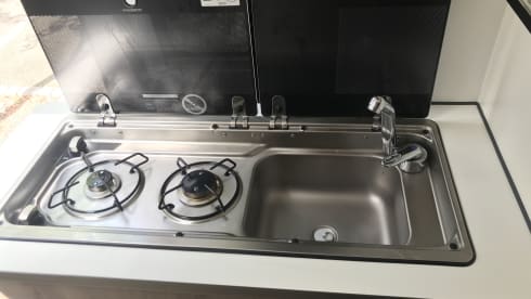 Luna de Plata – Fully equipped, state-of-the-art box van