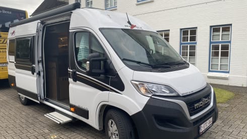 2p Malibu bus from 2023