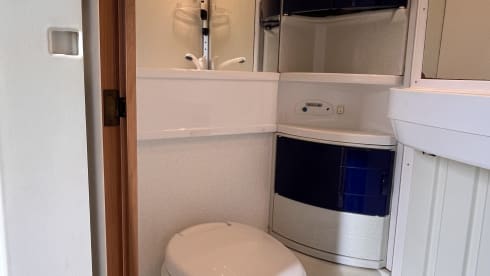 4p Hymer semi-integrated from 2000