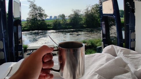 The Beast  – Beautiful, luxurious converted Sprinter L4 H2