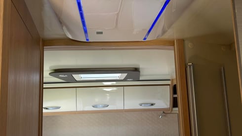 MCLouis Sovereign 5p - Family Luxury