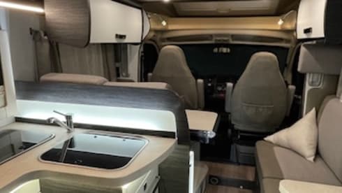 Ons huisje op wielen – 5p Benimar semi-integrated from 2019