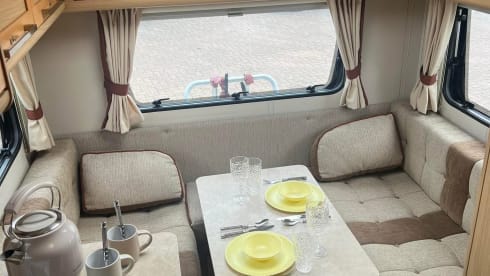4 berth Peugeot Elddis Autoquest