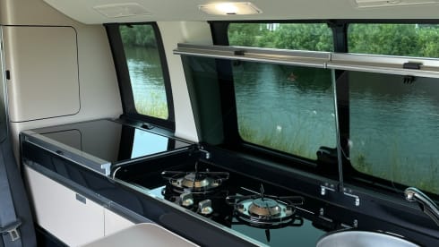 New Luxury Mercedes Marco Polo '22 for 4 persons