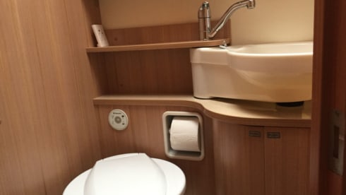 Vanity; chique met klasse. In stijl op reis! – Eitelkeit; schick mit klasse. Stilvoll reisen! 4 Schlafplätze!