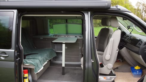 2-/4p VW Westfalia camper van (2016)