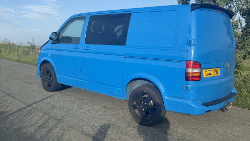 Luxury Clean 3 Berth VW Transporter for hire 