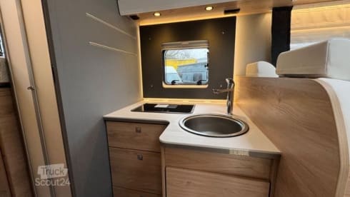 Zorgeloos op reis in een 3p Dethleffs 2025–fietsen veilig opgeborgen!