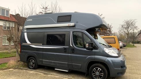 Vario Smurf – 4 fixed beds hotel on wheels