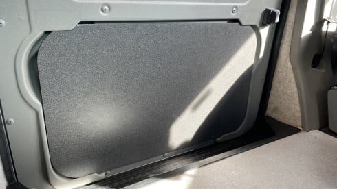 Mando – 4 berth Volkswagen Kombi t5 Long Wheel Base with 2021 conversion 