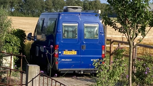 De Blauwe – 2p Pössl Peugeot Boxer bus uit 2001