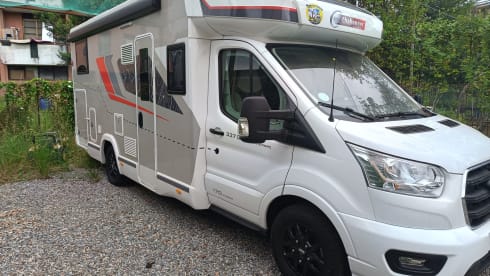 Tradate Camper – Challenger 4 posti automatico