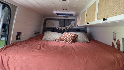 The Johnnie – Off-grid Mercedes Sprinter self-build camper