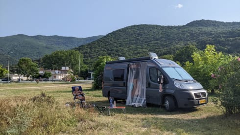 Weinsberg Bus camper of 6m for 2 people