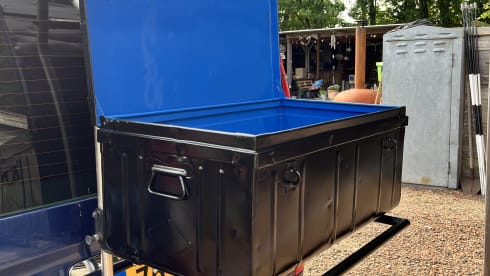 Booster Blue – Mercedes Viano bus camper