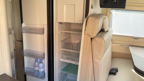Frida  – Dreamer 55UP large campervan