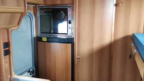 Alex – 5 STAR MIRAGE 7 PLACE ATTIC CAMPER
