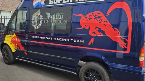Max verstappen bus – 2p Ford campervan uit 2006