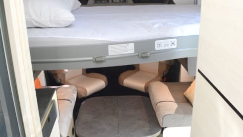 Challenger 337GA Graphite Premium Edition / Ford Transit 170ch BVA6