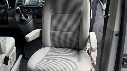 Off-grid – Camper Volkswagen per 4 persone del 2013