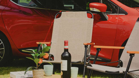 Sporty Renault 2p roof tent incl. cooking box, seating set, power station & awning