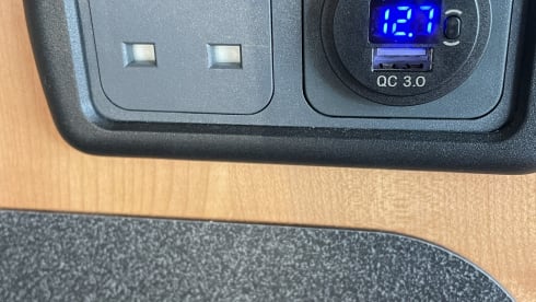 Movano – 2 berth Vauxhall Movano campervan with many extras!
