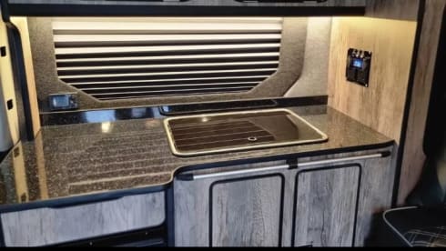 Vauxhall vivaro  – 4 berth Vauxhall vivaro campervan from 2018