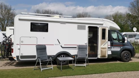 Luxuriöser Adria Matrix Familiencamper mit automatischem Niveausystem