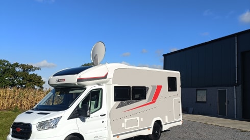 Onze bus – 4p Challenger semi-integrated uit 2023