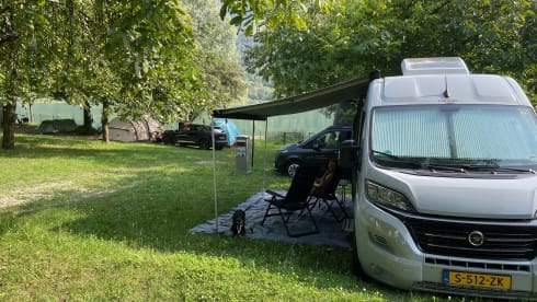 Niks hoeve – 4p Carado bus uit 2021