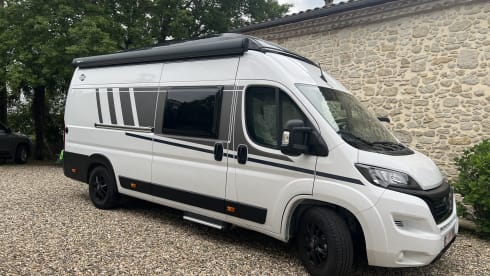 Bonny – 4p Carado campervan from 2024