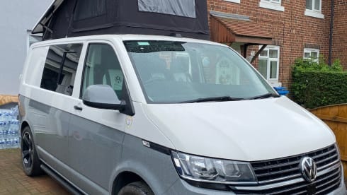 Fin – 4 berth 2020 Volkswagen T6.1 campervan with pop top 