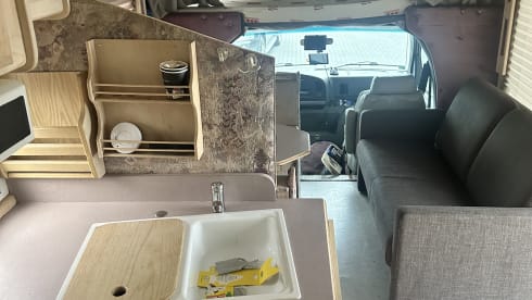 Amerikaanse camper – 6-person Ford E350 7.3L V8 turbo diesel
