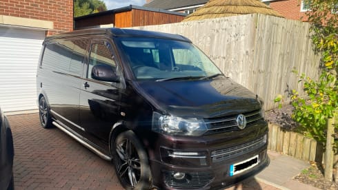 Ronnie – 4 berth Volkswagen campervan 2015