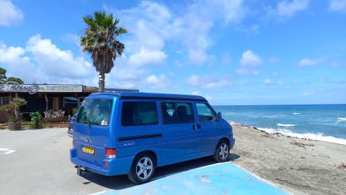 Smurf – 4p Volkswagen bus from 2001