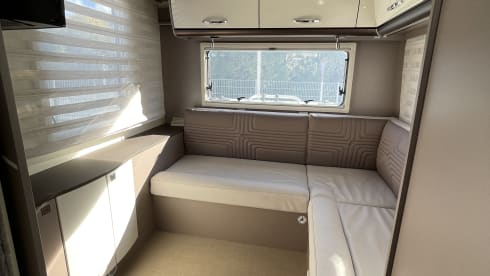 4. LeySi – Luxury mobile home Bürstner Lyseo TD744 Harmony