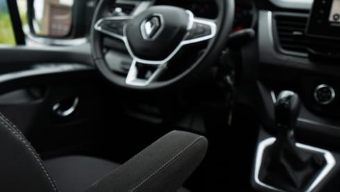 RENAULT TRAFIC NOMAD