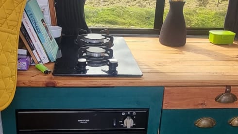 Gwen SteVANi β 2 Berth 2014 VW Crafter