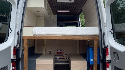 2p off-grid comfortabele campervan automaat 