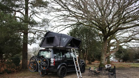 The Rig – LANDROVER DISCOVERY HSE WITH 4 BERTH iKAMPER ROOF TENT