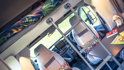 Swifty  – Luxury 4 berth Ford , Swift Voyager 494 from 2024